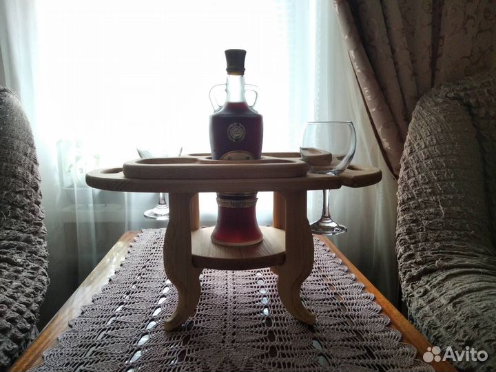 Столик для вина