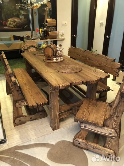 Стол из массива дерева