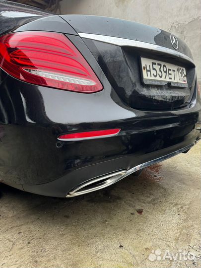 Задний бампер e213