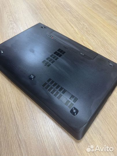 Ноутбук lenovo. Не включается. На запчасти