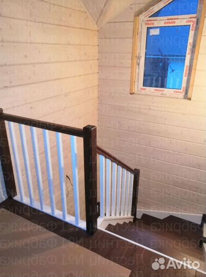 Лестница на металлическом каркасе