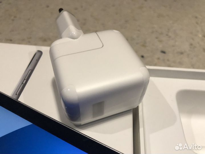 iPad mini 4 128gb cellular, (аккумулятор 100%)