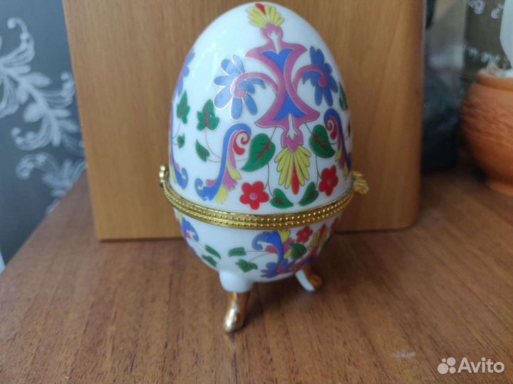 Пасхальное яйцо фарфор