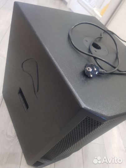 Активный сабвуфер