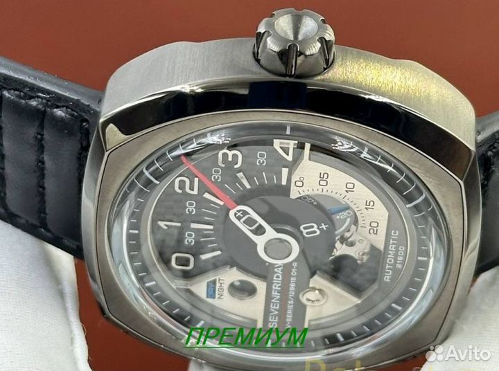 Массивные мужские часы Sevenfriday