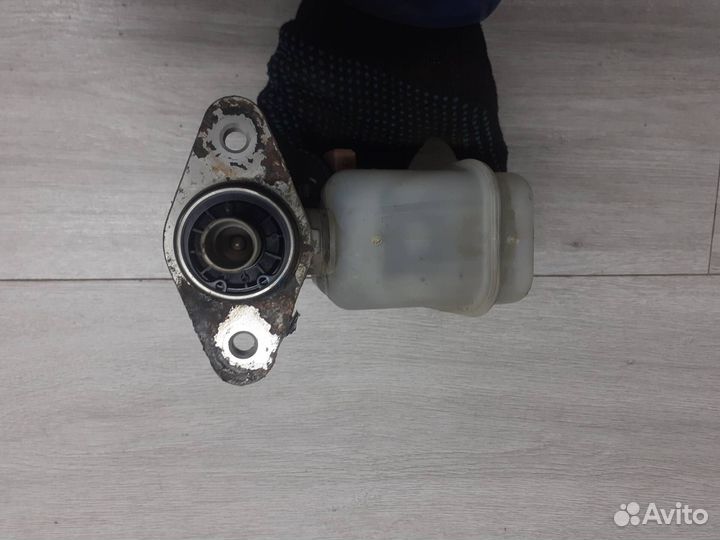 Цилиндр тормозной главный Hyundai Genesis / Equus