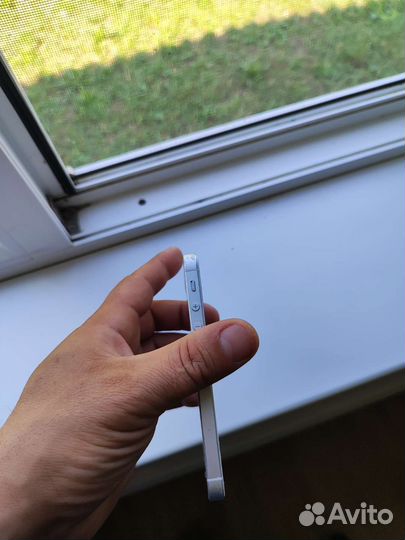 Телефон iPhone se