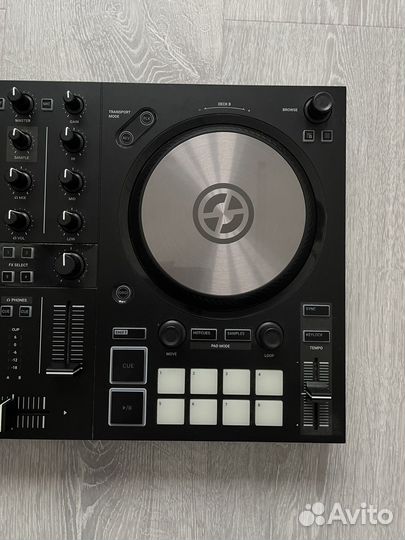 Dj-контроллер NI traktor kontrol S2 MK3