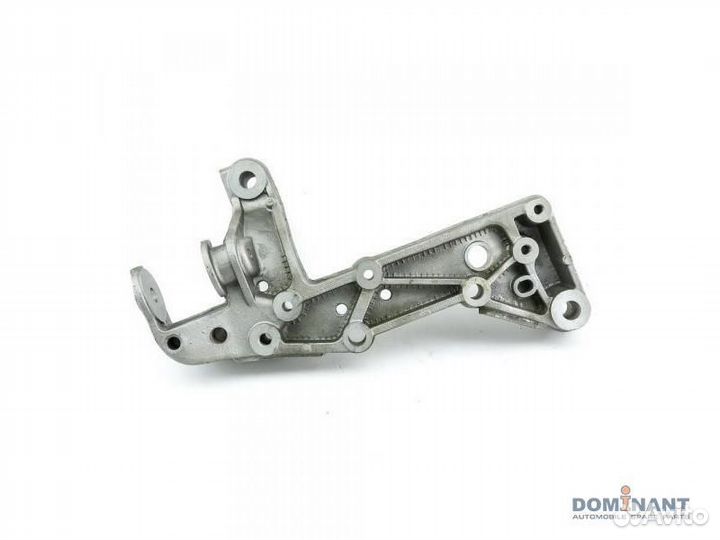 Кронштейн рычага передней подвески VAG