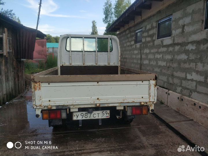 Isuzu ELF (N-series) бортовой, 2001