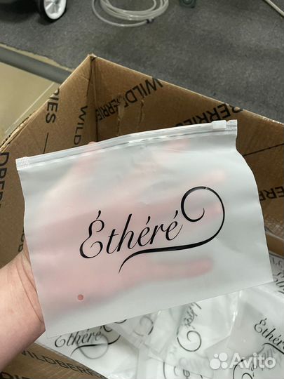 Печать на пакетах коробках тканях Шелкография