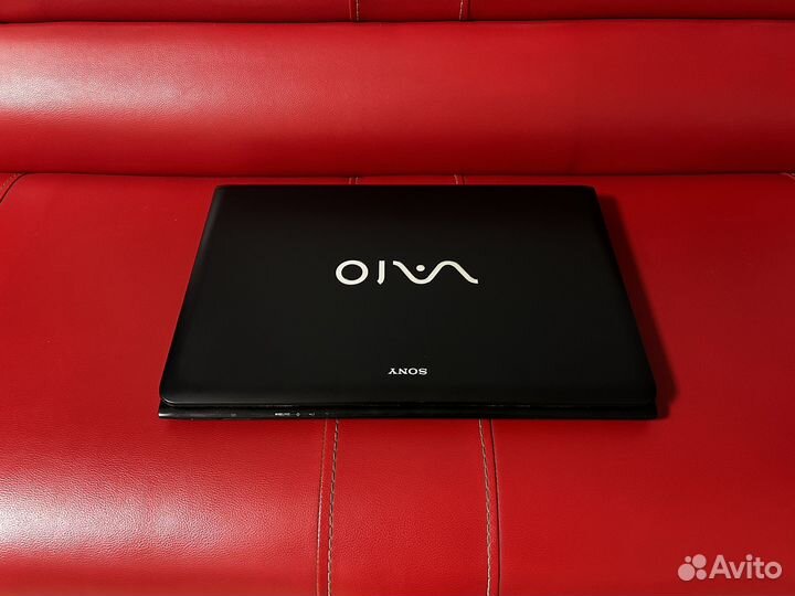 Sony Vaio SVE171 Full HD экран с диагональю 17.3