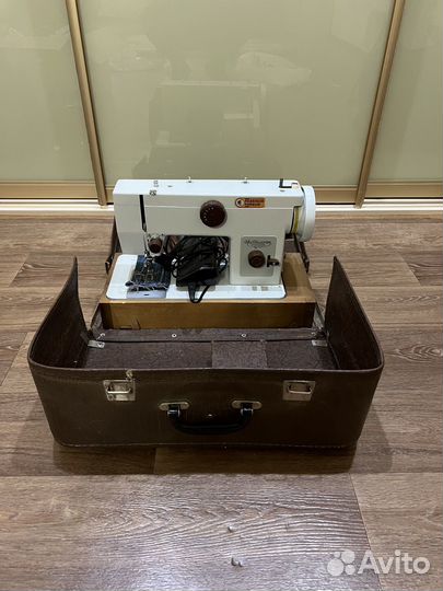 Швейная машинка чайка 134