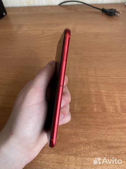 iPhone SE (2020), 64 ГБ