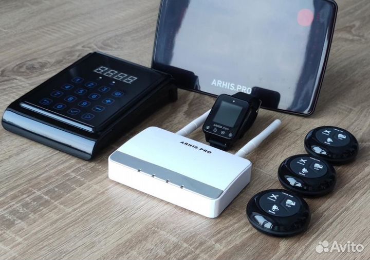 Кнопка вызова персонала и часы пейджер официанта