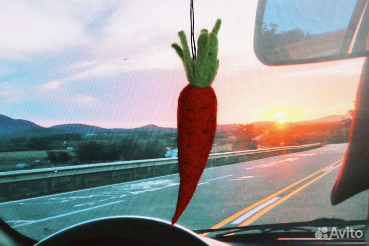 Морковь. Подвеска из натуральной шерсти