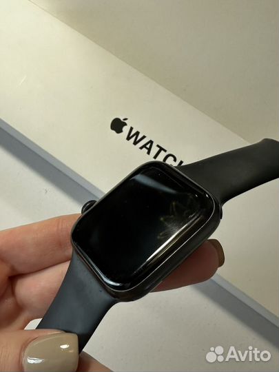 Часы Apple watch se 44mm оригинал
