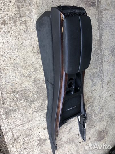 Подлокотник BMW E70 X5