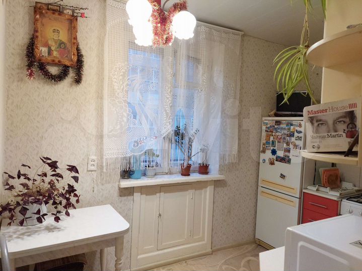 2-к. квартира, 46 м², 4/4 эт.