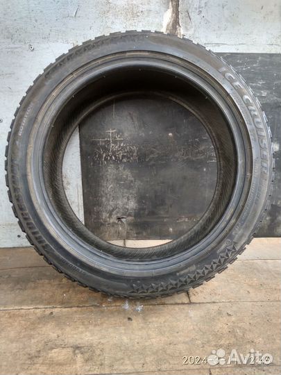 Bridgestone Ice Cruiser 5000 215/45 R17