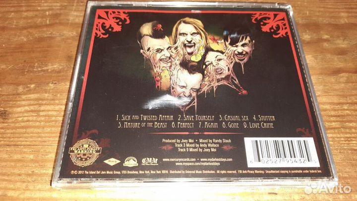 My Darkest Days ''Sick And Twisted Affair'' (2012)