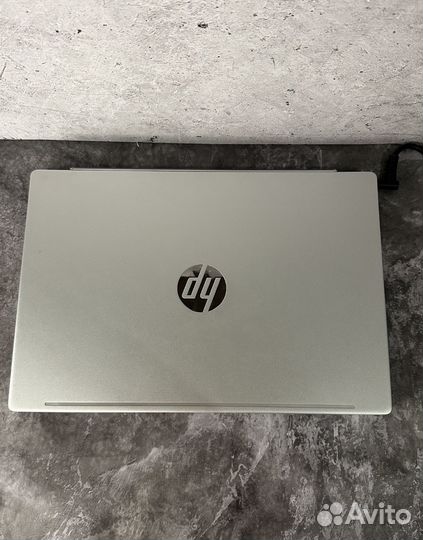 Hp Pavilion i3-8145U / FullHD IPS / SSD