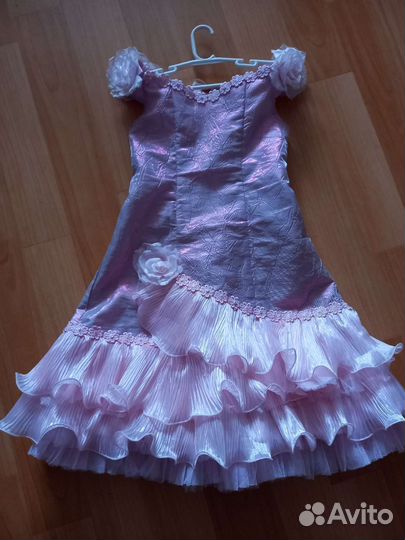 Нарядное платье 6-8 лет