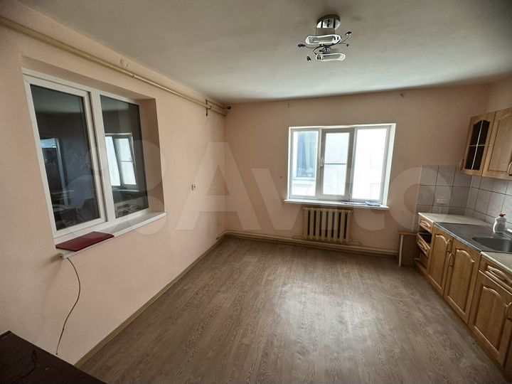 2-к. квартира, 58 м², 1/2 эт.