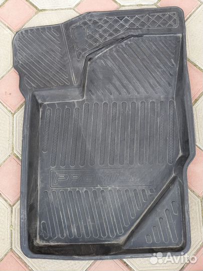 Комплект резиновых ковриков Лада Калина 1