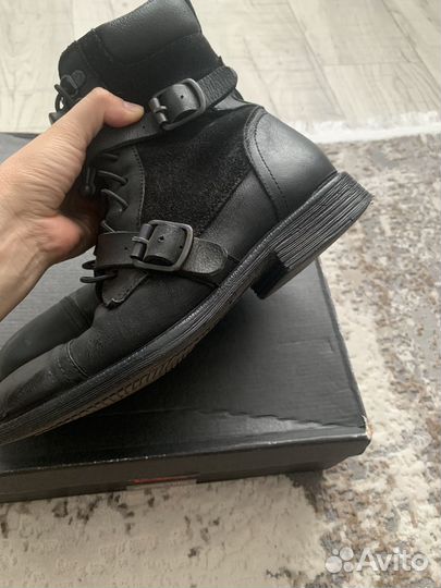 Ботинки демисезонные кожа 36р. Levi's оригинал