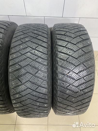 Goodyear UltraGrip Ice Arctic SUV 225/65 R17