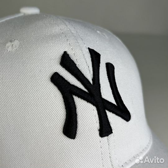 Кепка New Era белая