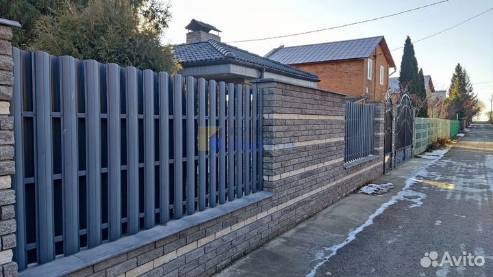 Забор из евроштакетника