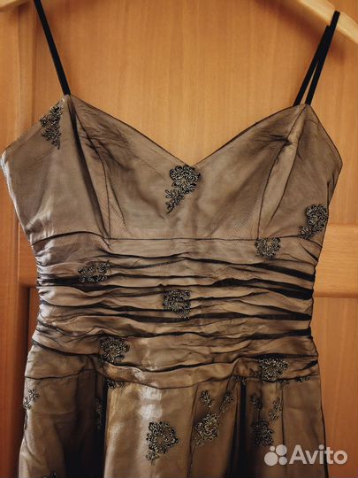 Нарядное платье