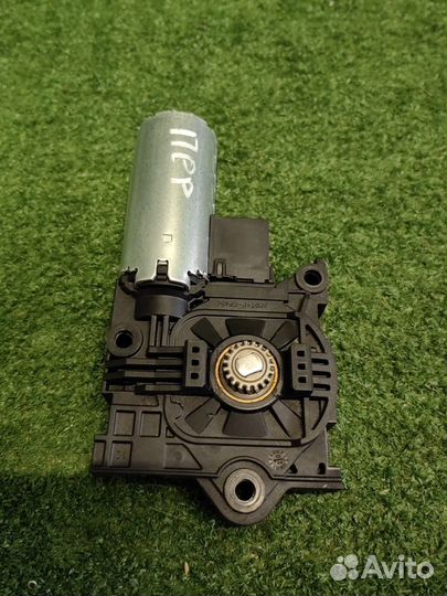 Моторчик панорамной крыши Volkswagen Touareg CR7