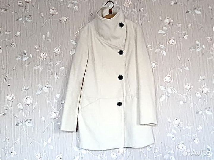 Пальто женское Bershka 42