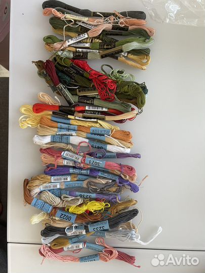 Мулине, нитки, крючки, магнитные застежки