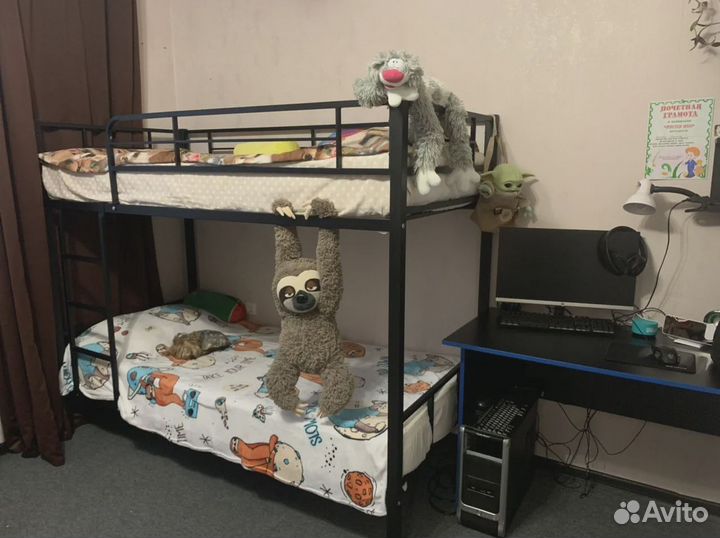 Двухъярусная кровать