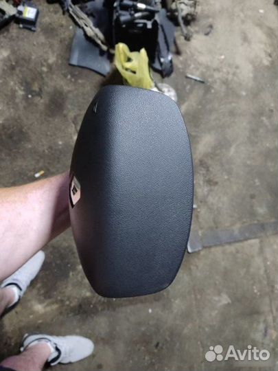 Подушка безопасности в руль Renault Megane 3