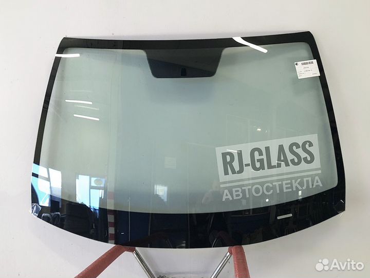 Лобовое стекло Киа Рио / Хендай Солярис