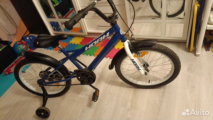Велосипед детский четырёх колесный