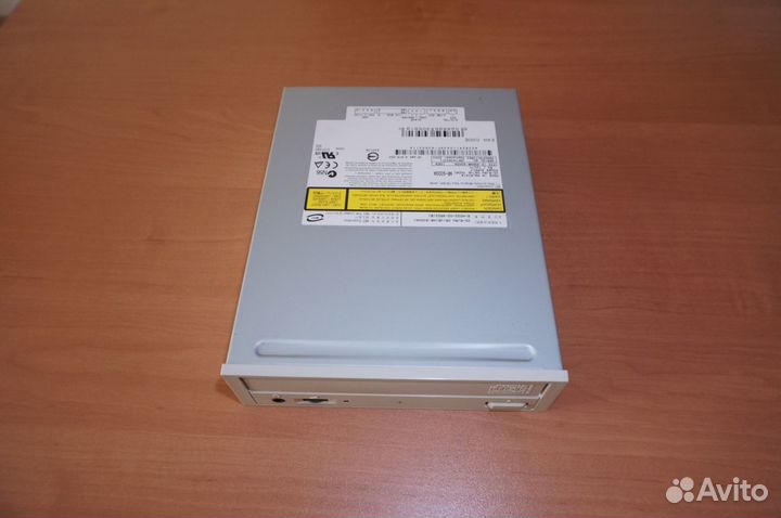 Дисковод CD-RW