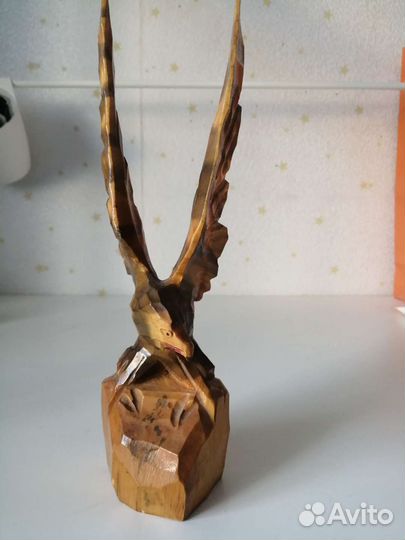 Статуэтка деревянная