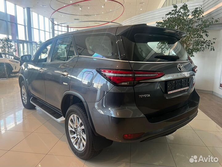 Toyota Fortuner 2.8 AT, 2022