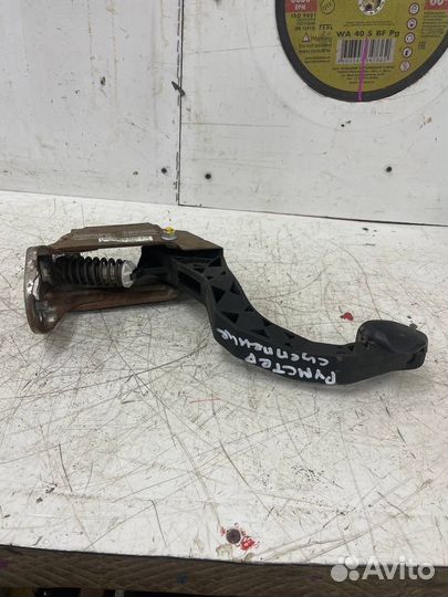 Педаль сцепления Skoda Roomster