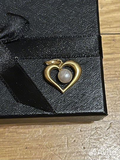 Золотой кулон