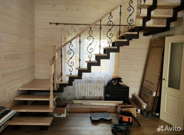 Лестница на металлокаркасе