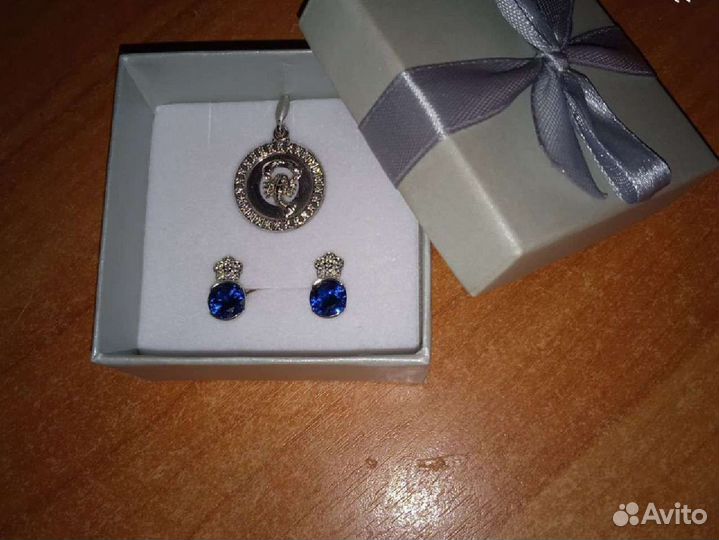 Серьги и подвеска