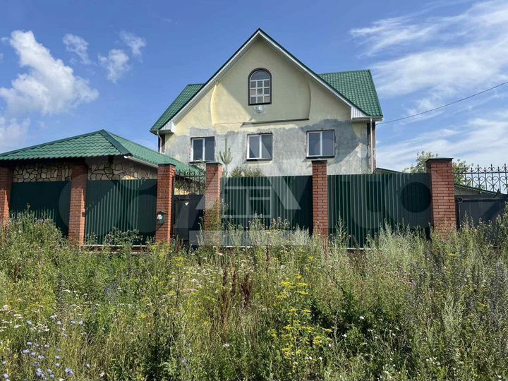 Коттедж 256 м² на участке 15 сот.