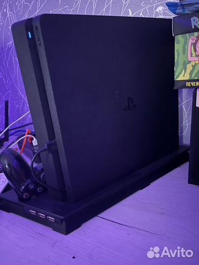 Игровая приставка ps4